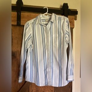 LLBean blue & white striped button up shirt. 100% organic cotton Size M petite